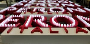 Zak/Montreal Neon Signs